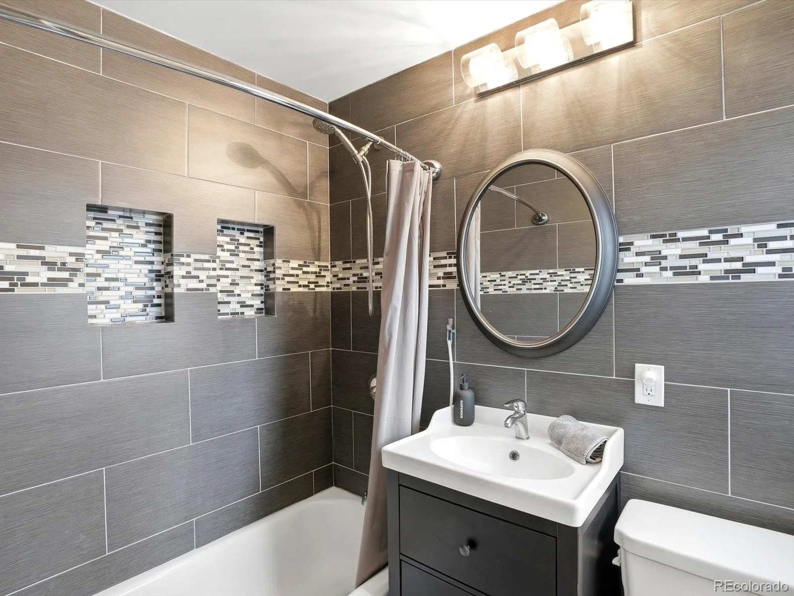 317 Lamb Lane Golden CO 80401 | MLS #REC2770589 07282026160616 1600 17