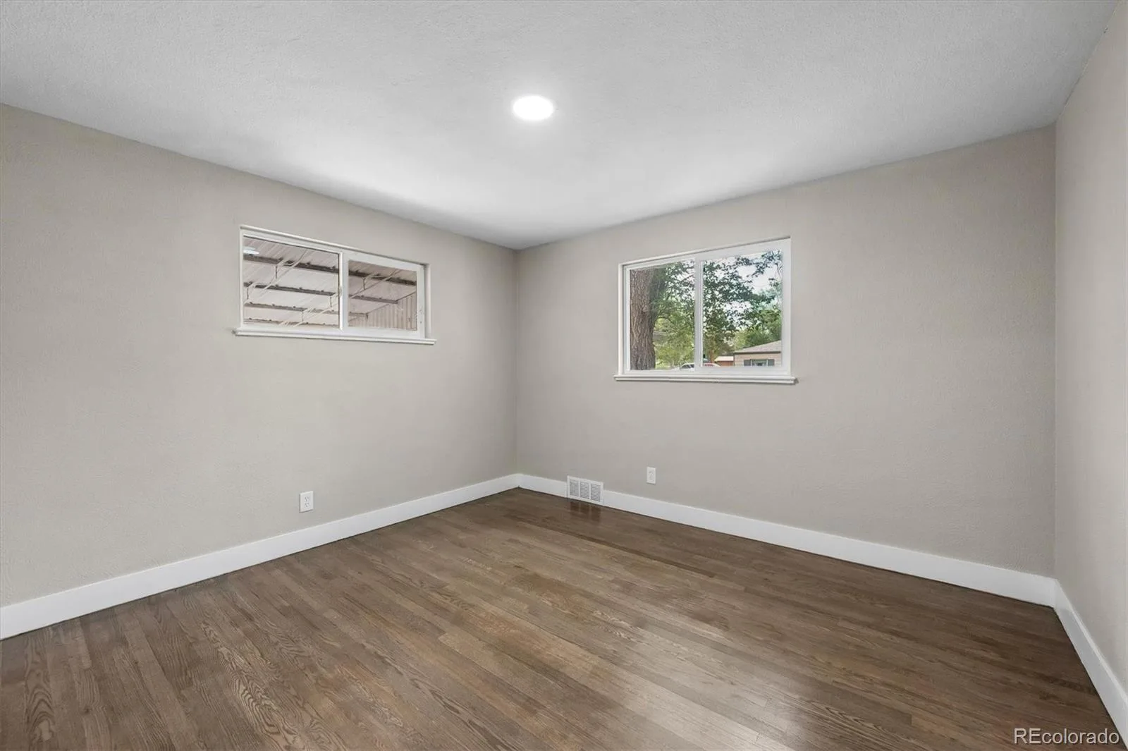 9801 E 8th Avenue Aurora CO 80010 | MLS #REC2773546 08212026192950 1600 10