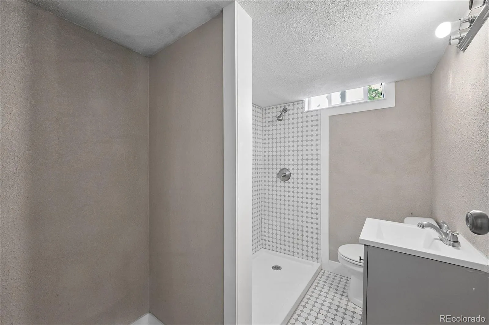 9801 E 8th Avenue Aurora CO 80010 | MLS #REC2773546 08212026192950 1600 11
