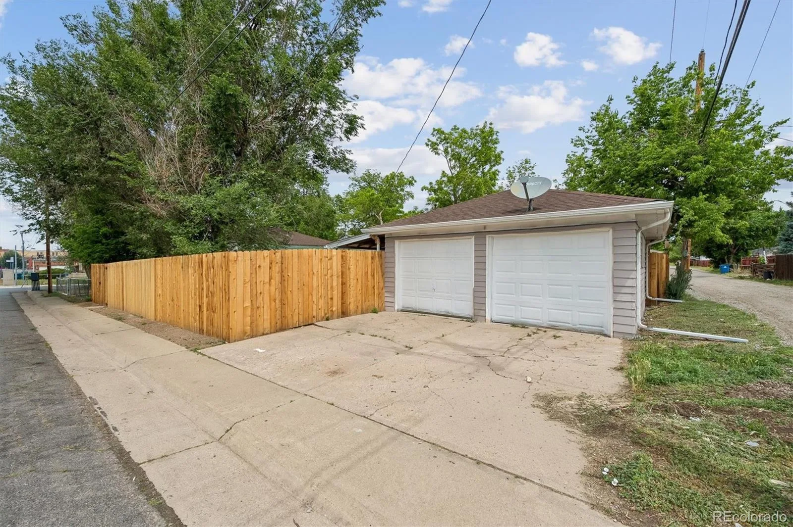 9801 E 8th Avenue Aurora CO 80010 | MLS #REC2773546 08212026192950 1600 16