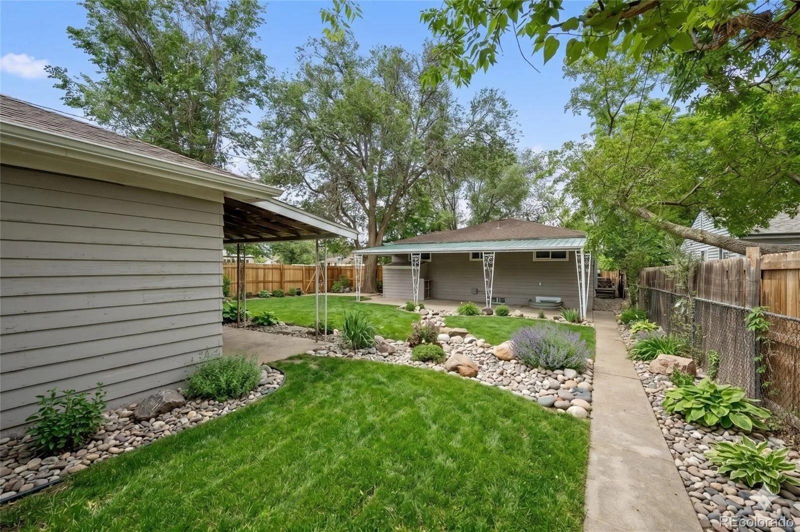 9801 E 8th Avenue Aurora CO 80010 | MLS #REC2773546 08212026192950 1600 2