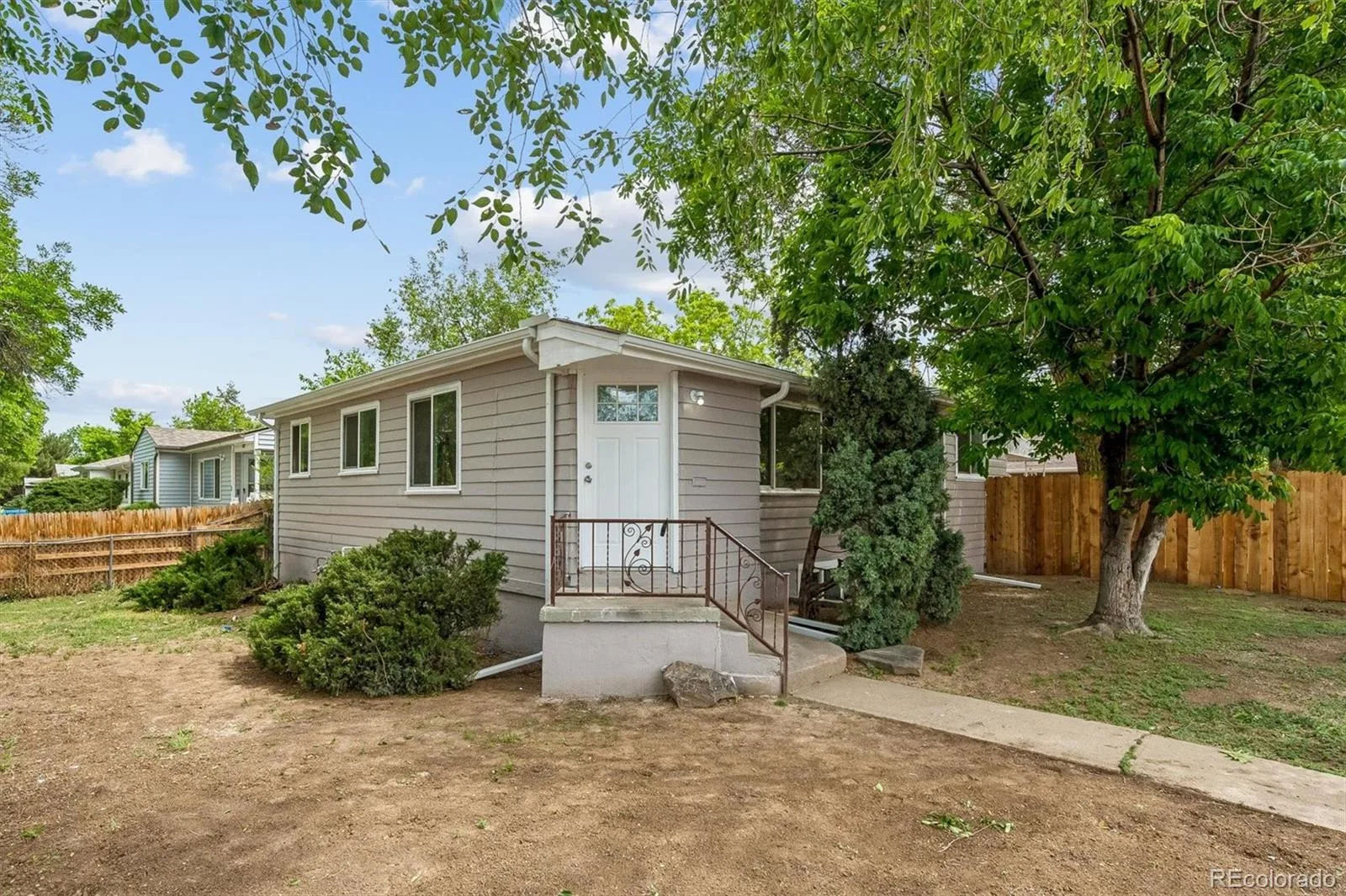9801 E 8th Avenue Aurora CO 80010 | MLS #REC2773546 08212026192950 1600 21