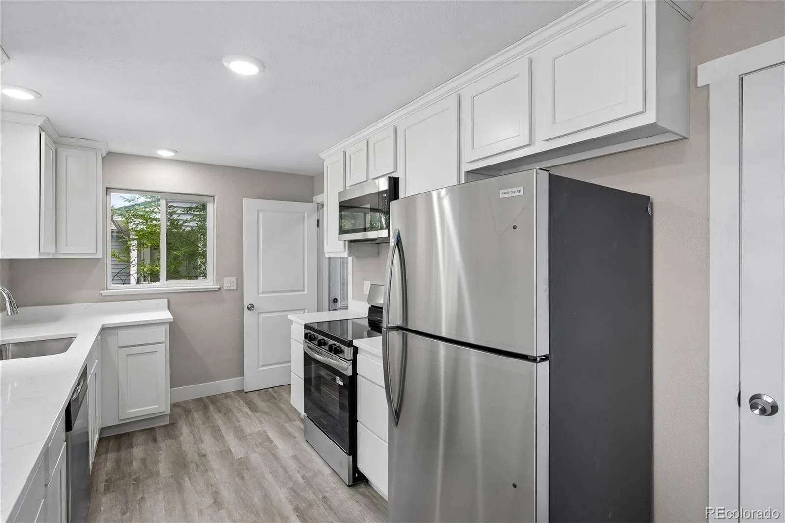 9801 E 8th Avenue Aurora CO 80010 | MLS #REC2773546 08212026192950 1600 5