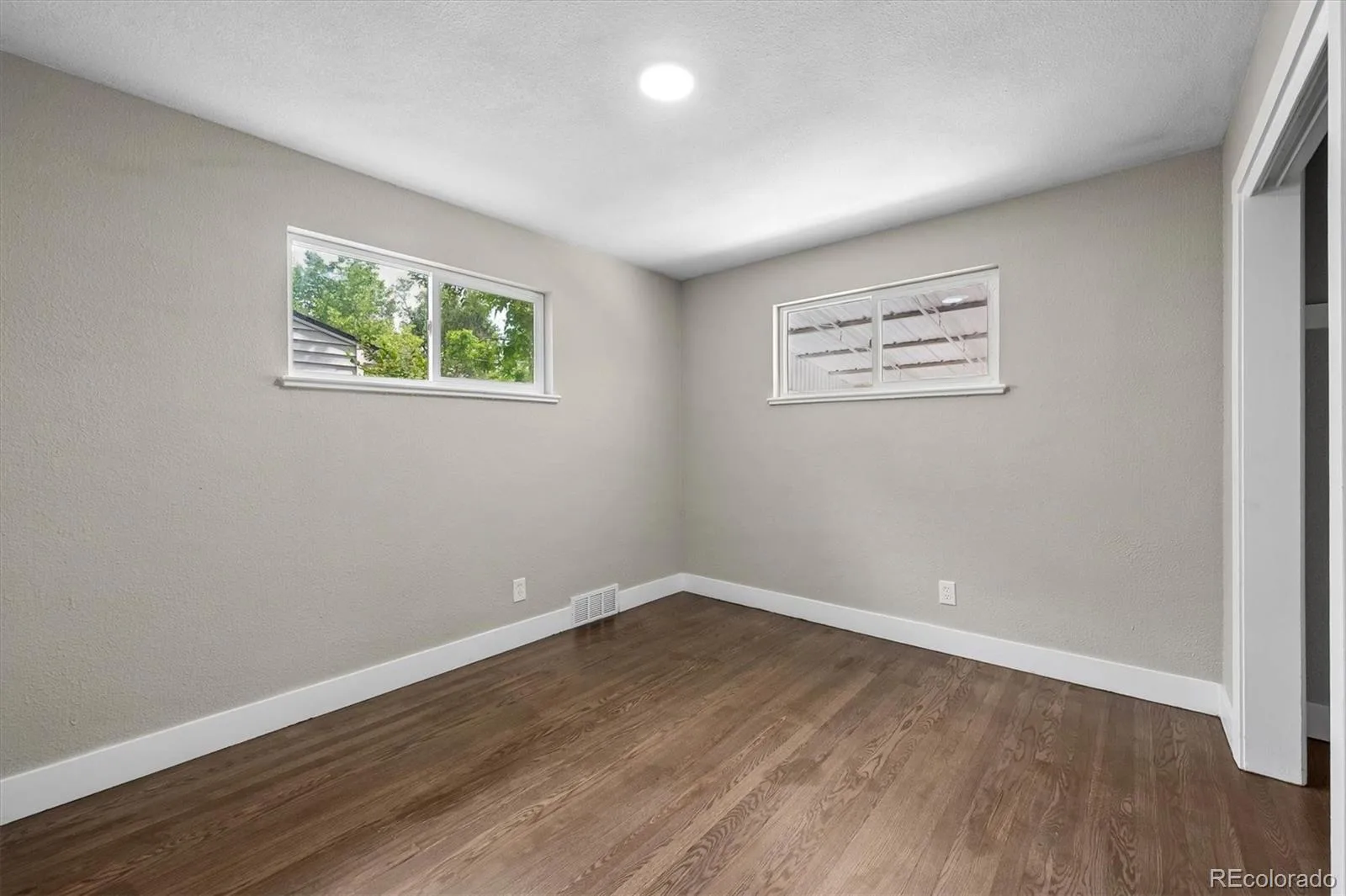 9801 E 8th Avenue Aurora CO 80010 | MLS #REC2773546 08212026192950 1600 8