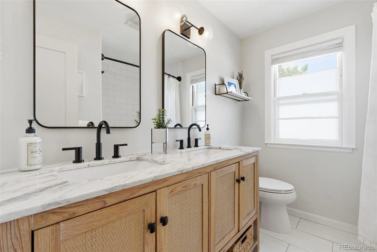 2740 S Franklin Street Denver CO 80210 MLS #REC2775699 04272026131827 1600 23