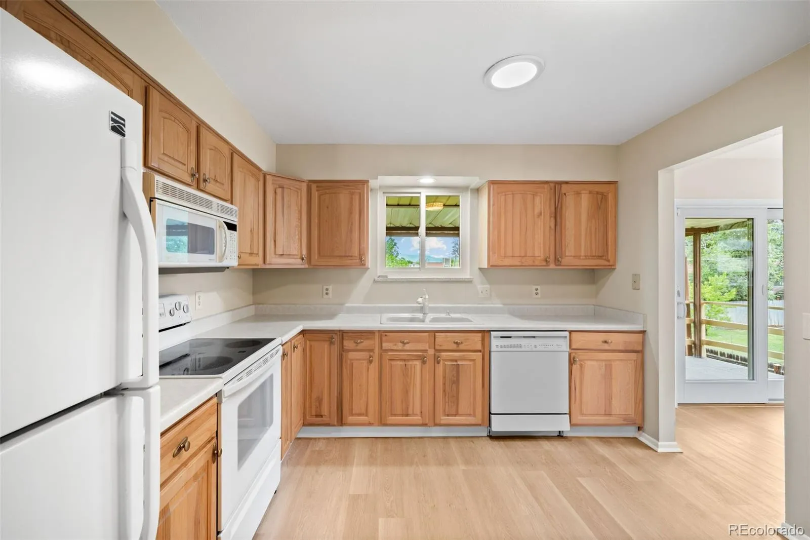 2985 S Eaton Street Denver CO 80227 MLS #REC2776825 05202026194341 1600 12