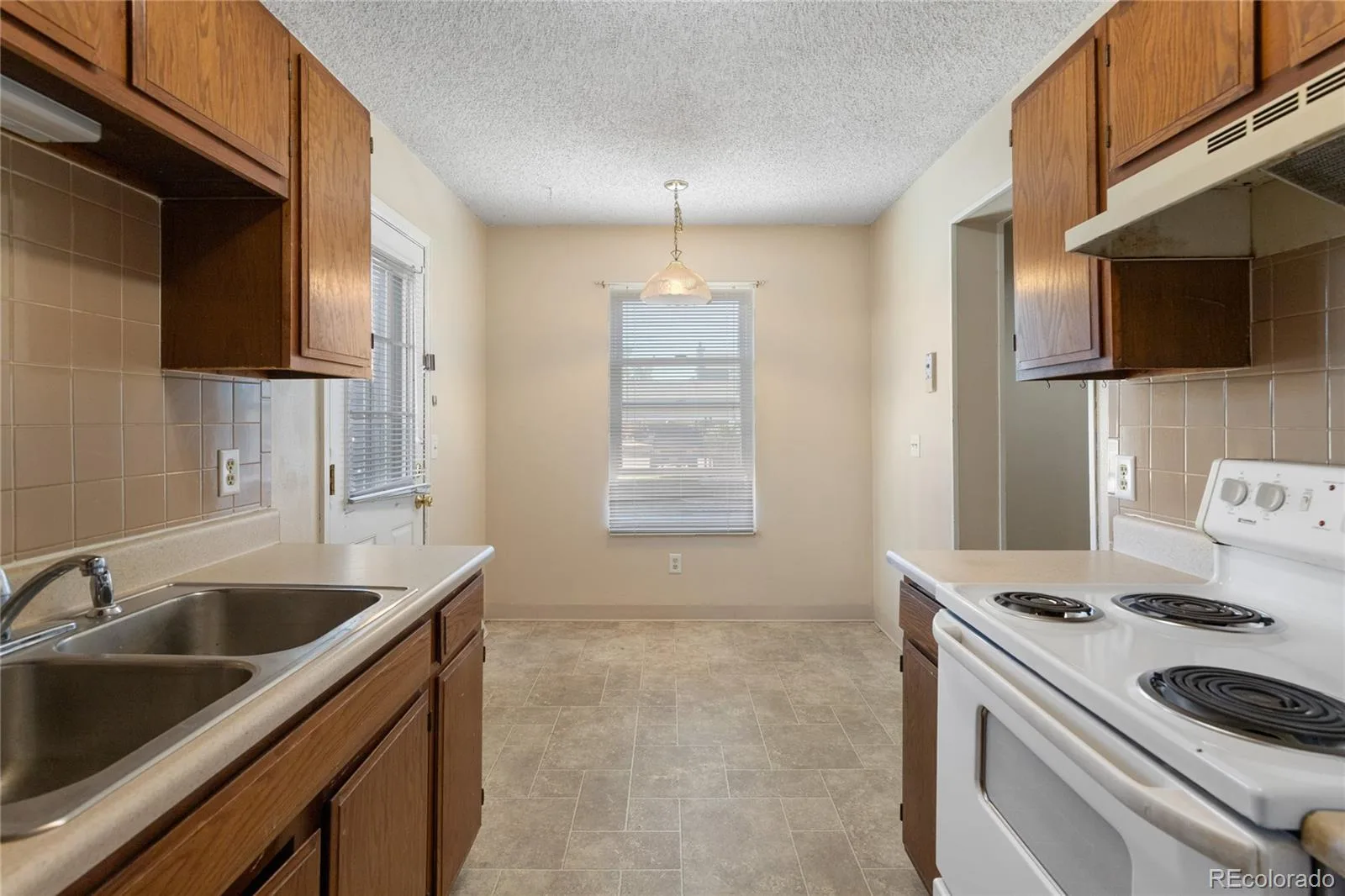 1541 S Owens Street #47 Denver CO 80232 | MLS #REC2777622 08052026174505 1600 6