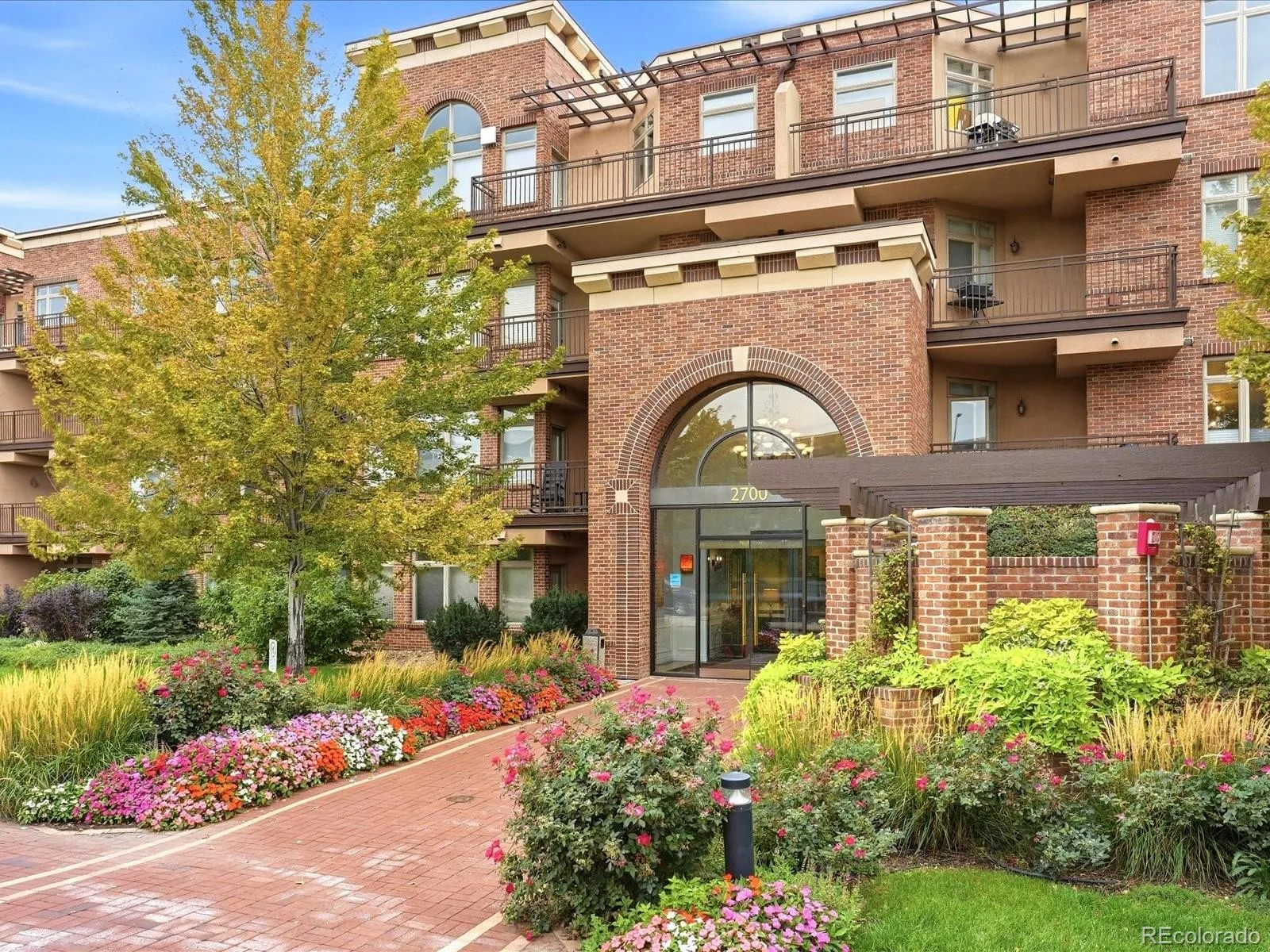 2700 E Cherry Creek S Drive #212 Denver CO 80209 | MLS #REC2779156 09292026000344 1600 20