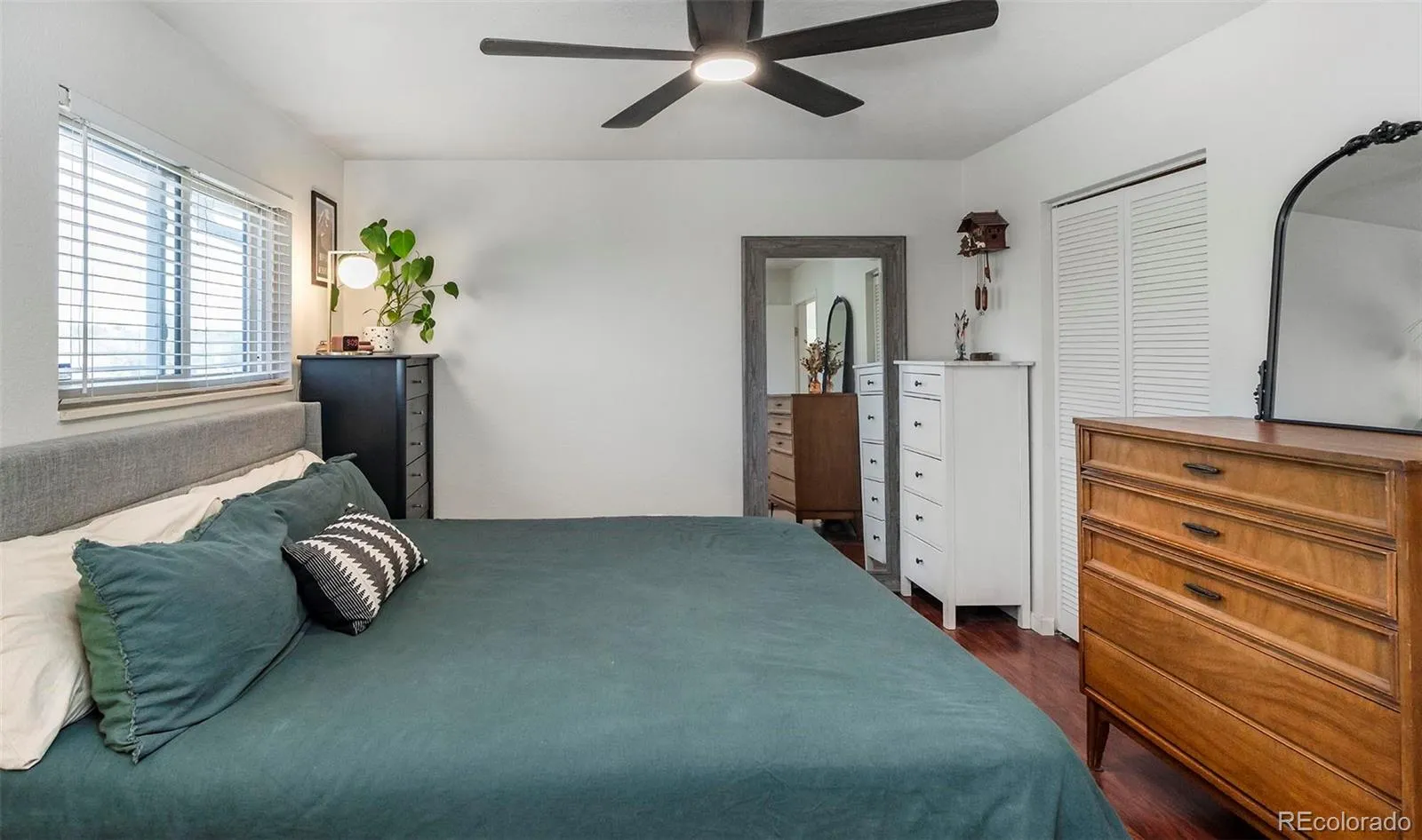 04202026172401 1600 11