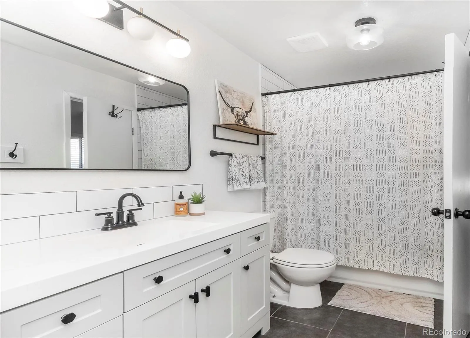 04202026172401 1600 12