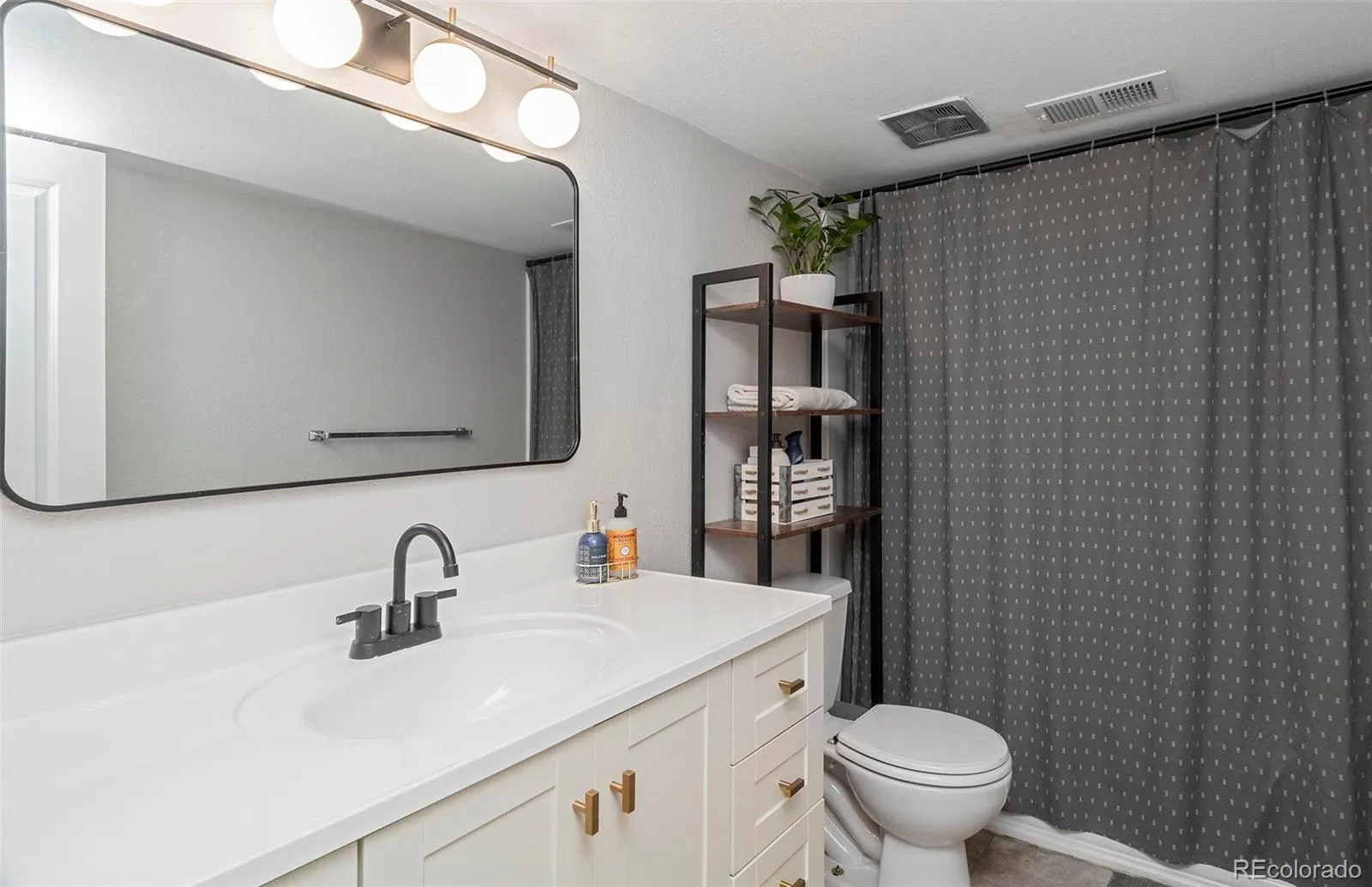 04202026172401 1600 20