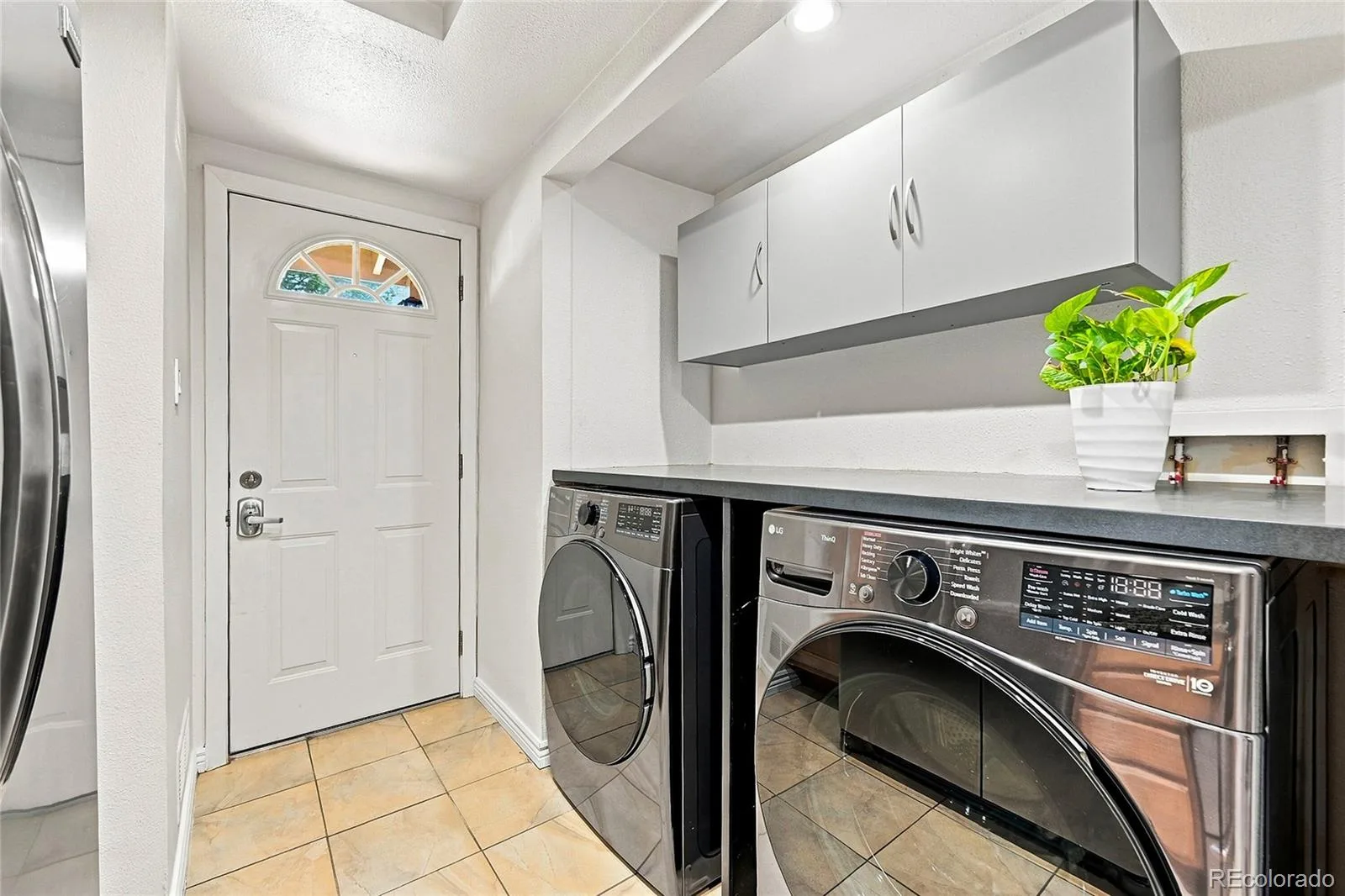 6046 S Willow Way Greenwood Village CO 80111 | MLS #REC2780641 08272026004322 1600 10