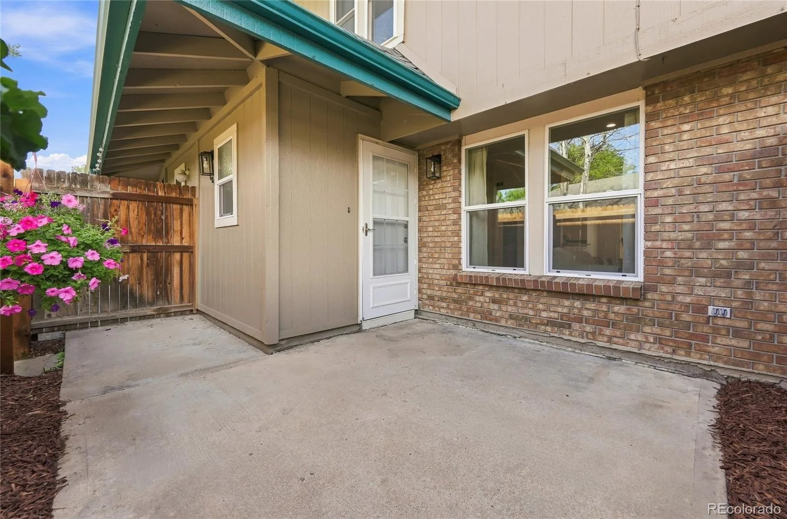6046 S Willow Way Greenwood Village CO 80111 | MLS #REC2780641 08272026004322 1600 18