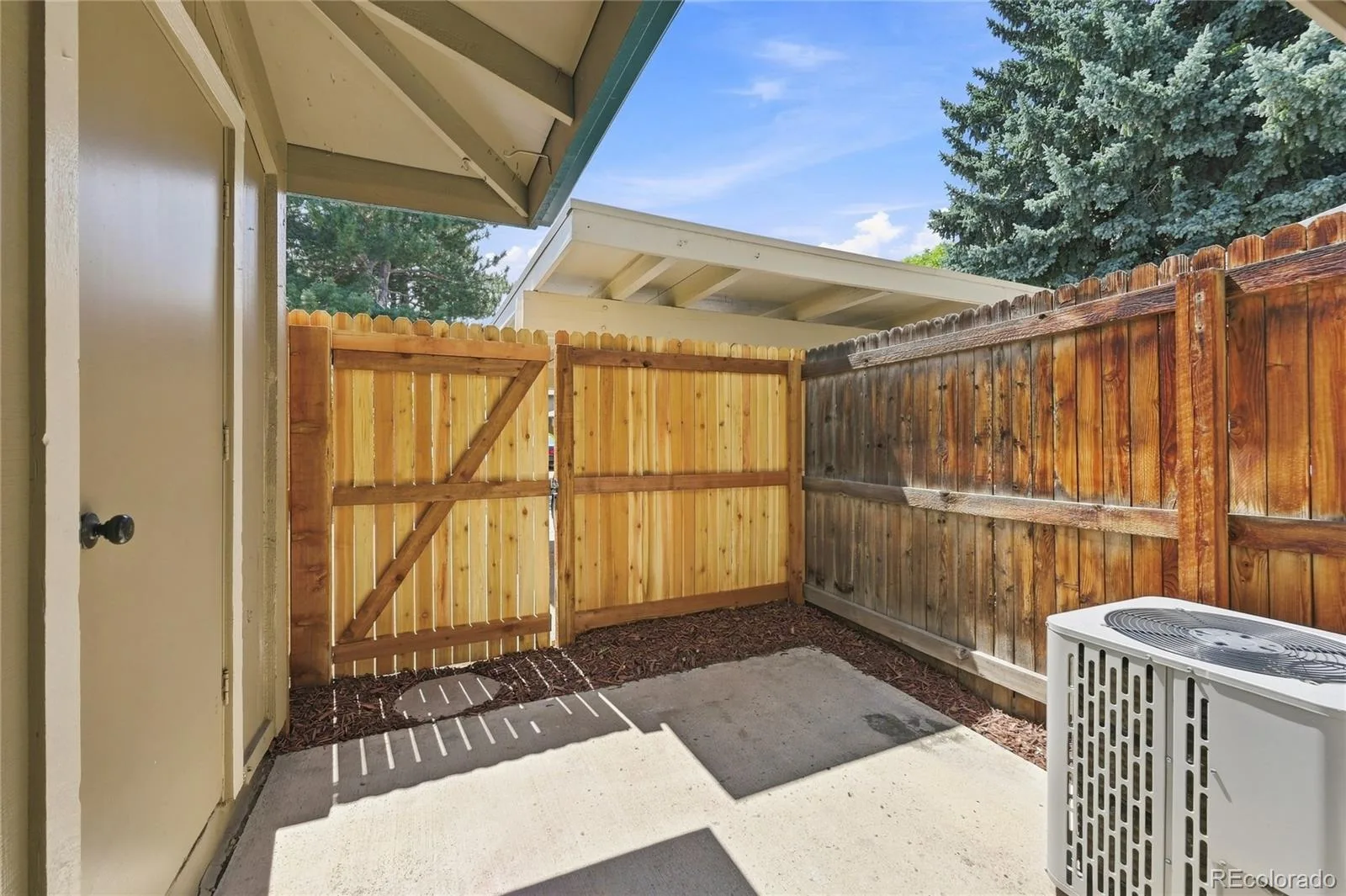 6046 S Willow Way Greenwood Village CO 80111 | MLS #REC2780641 08272026004322 1600 20