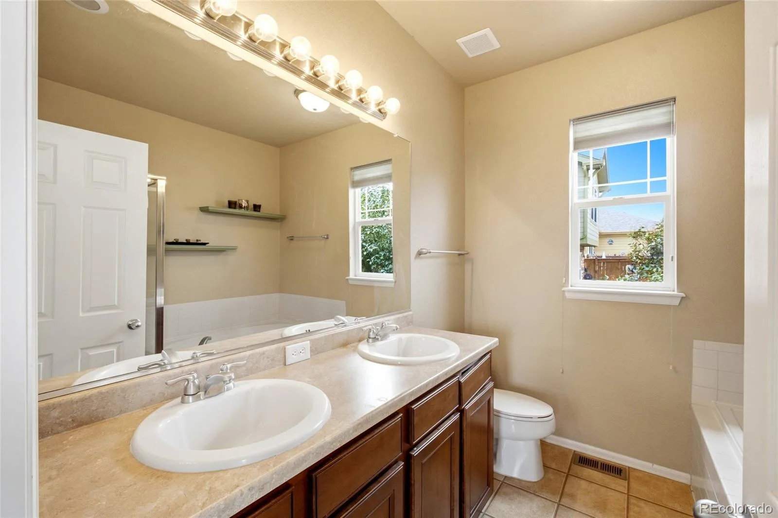 25107 E Canal Place Aurora CO 80018 | MLS #REC2782133 08132026175258 1600 14