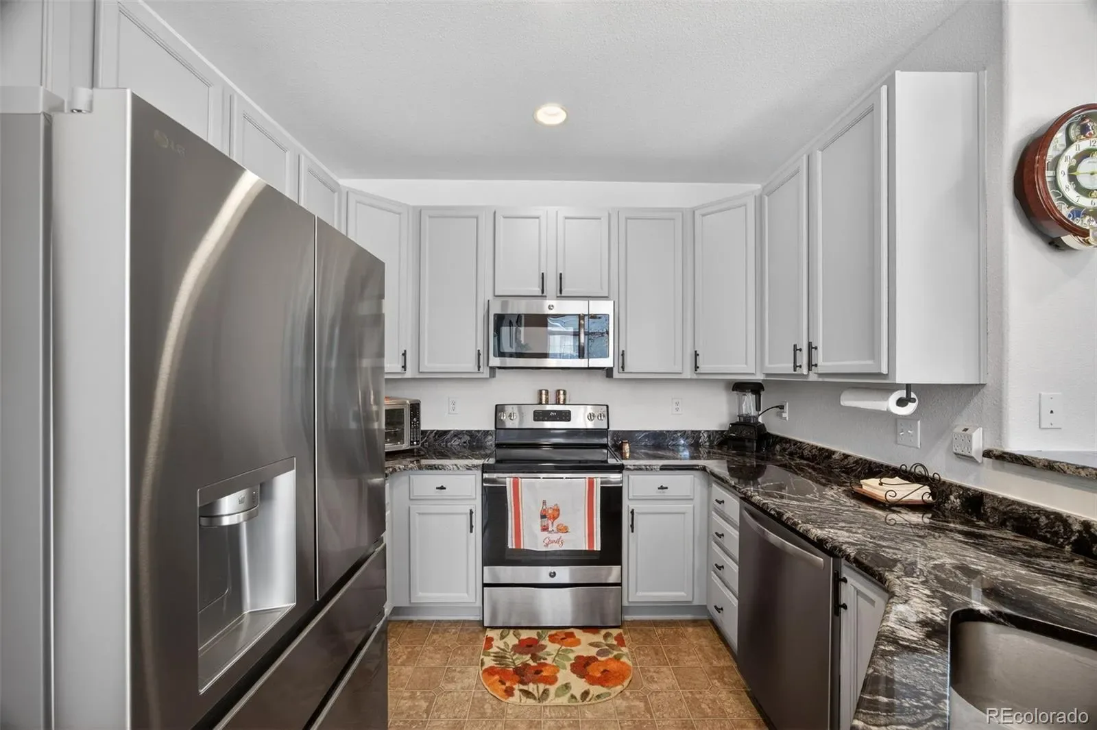 160 Granby Way #A Aurora CO 80011 MLS #REC2783907 03222026145238 1600 11