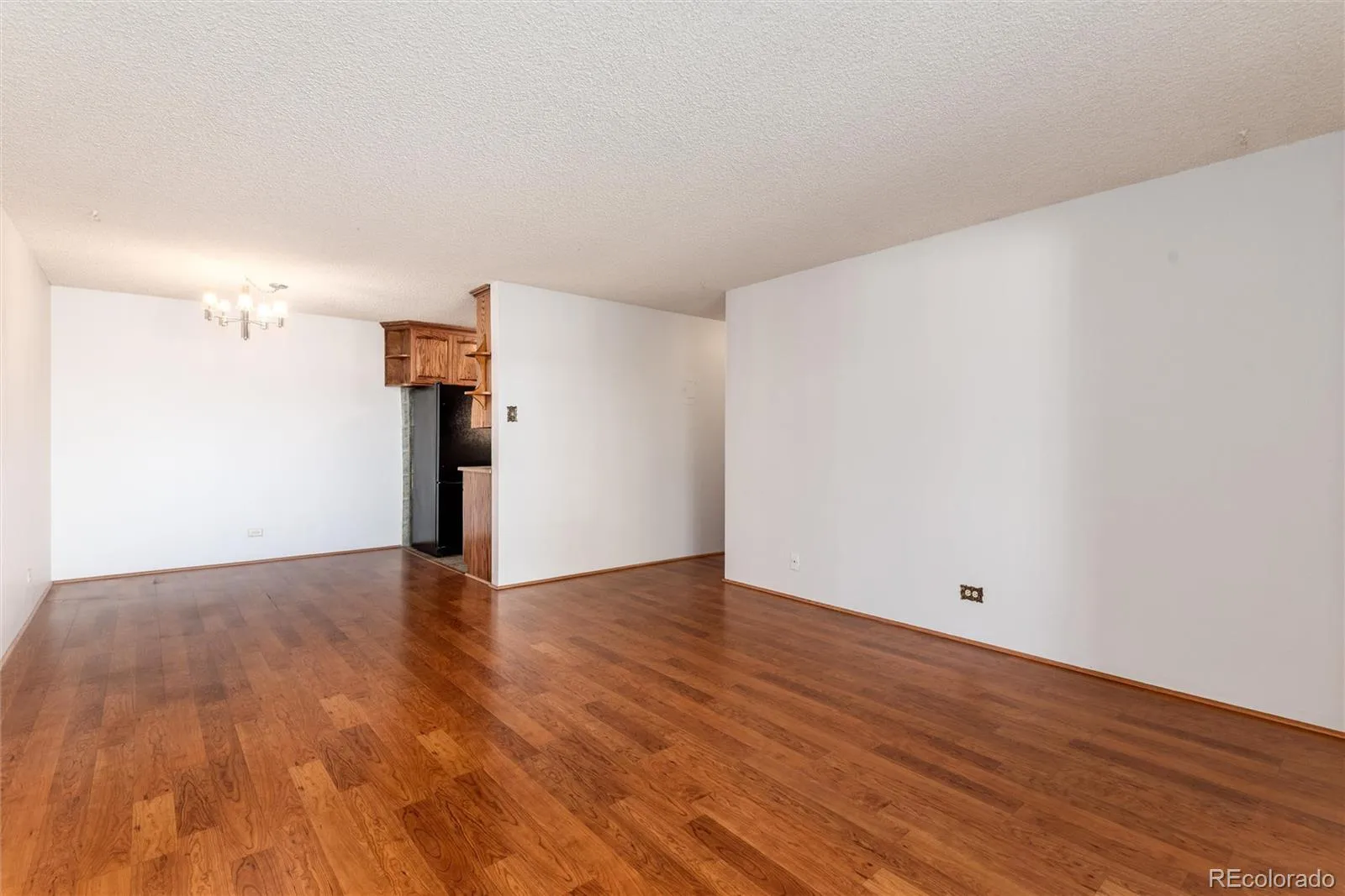 2325 S Linden Court #200 Denver CO 80222 MLS #REC2783942 05252026140403 1600 10
