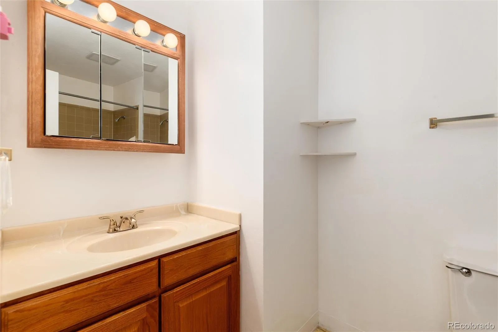 2325 S Linden Court #200 Denver CO 80222 MLS #REC2783942 05252026140403 1600 17