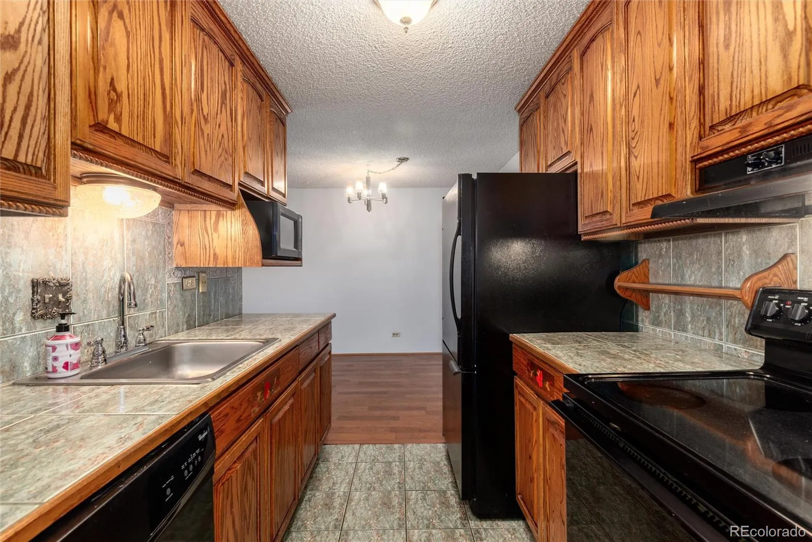 2325 S Linden Court #200 Denver CO 80222 MLS #REC2783942 05252026140403 1600 2