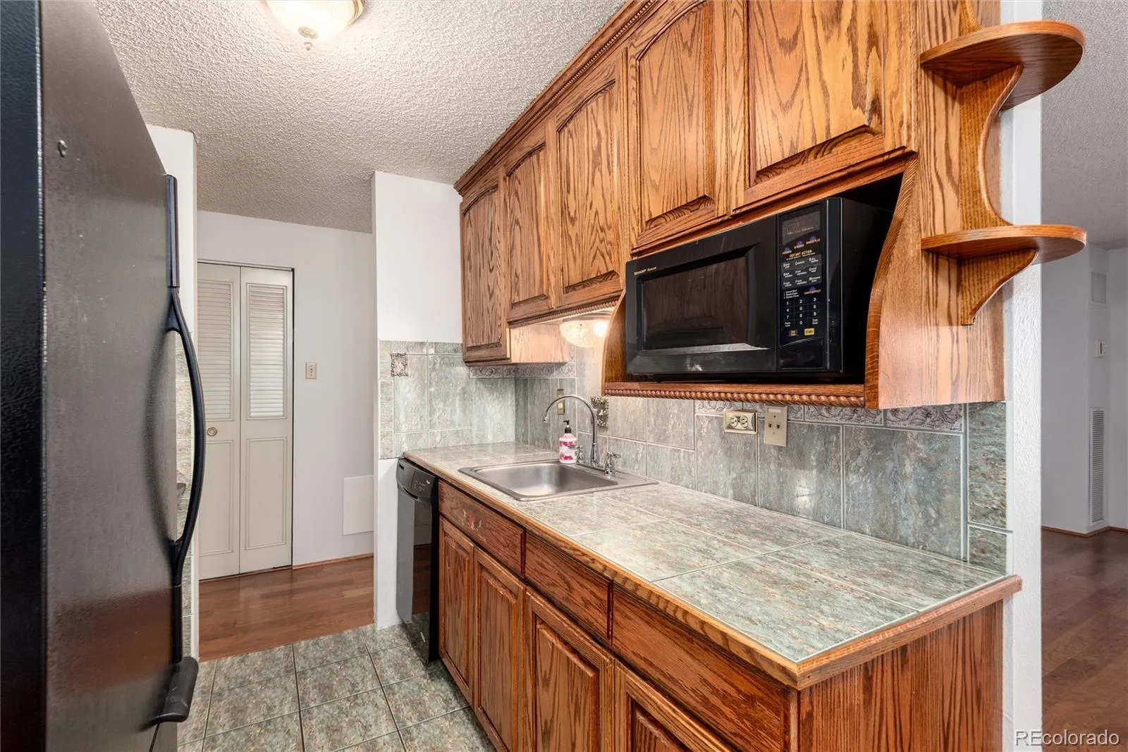 2325 S Linden Court #200 Denver CO 80222 MLS #REC2783942 05252026140403 1600 6