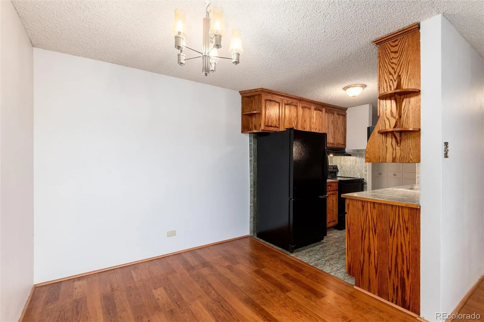 2325 S Linden Court #200 Denver CO 80222 MLS #REC2783942 05252026140403 1600 7