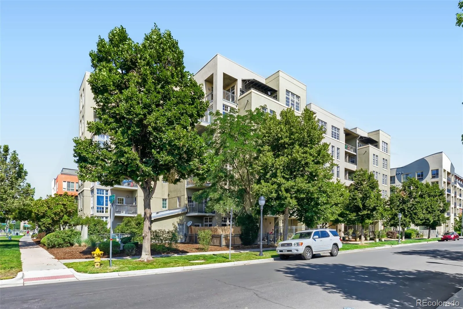 275 S Harrison Street #107 Denver CO 80209 | MLS #REC2790479 07172026175815 1600 24