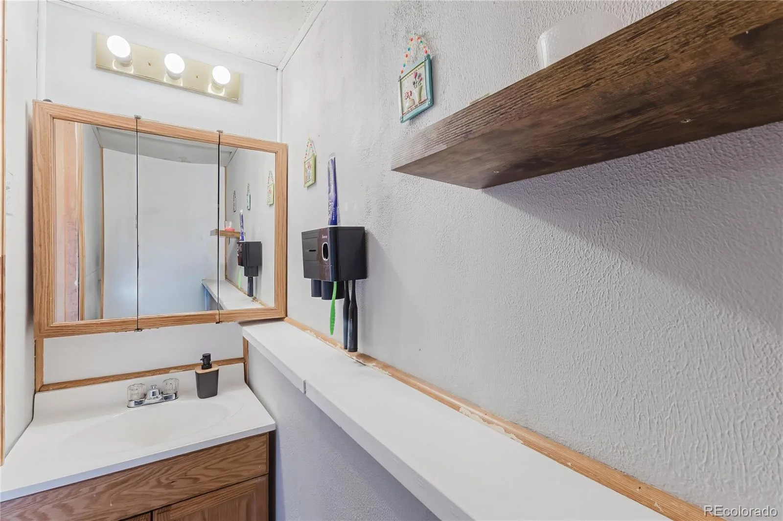 18851 E 22nd Drive Aurora CO 80011 | MLS #REC2791442 07272026140511 1600 12