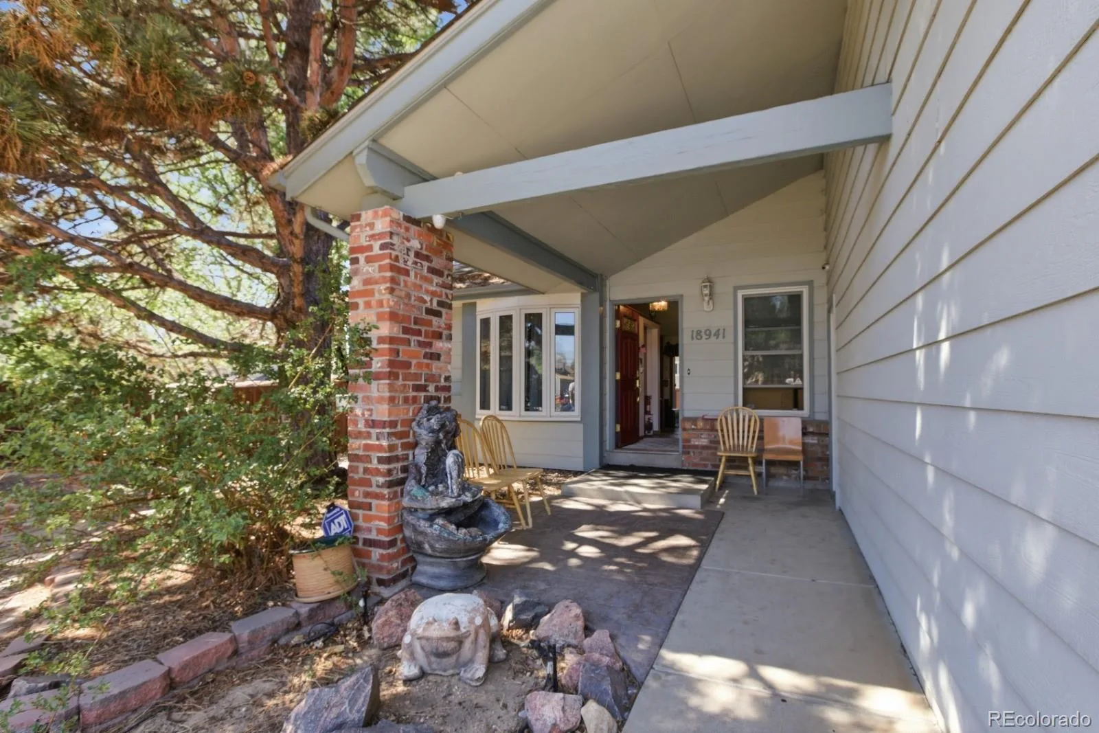 18941 E Chaffee Place Denver CO 80249 | MLS #REC2795529 06252026225531 1600 1