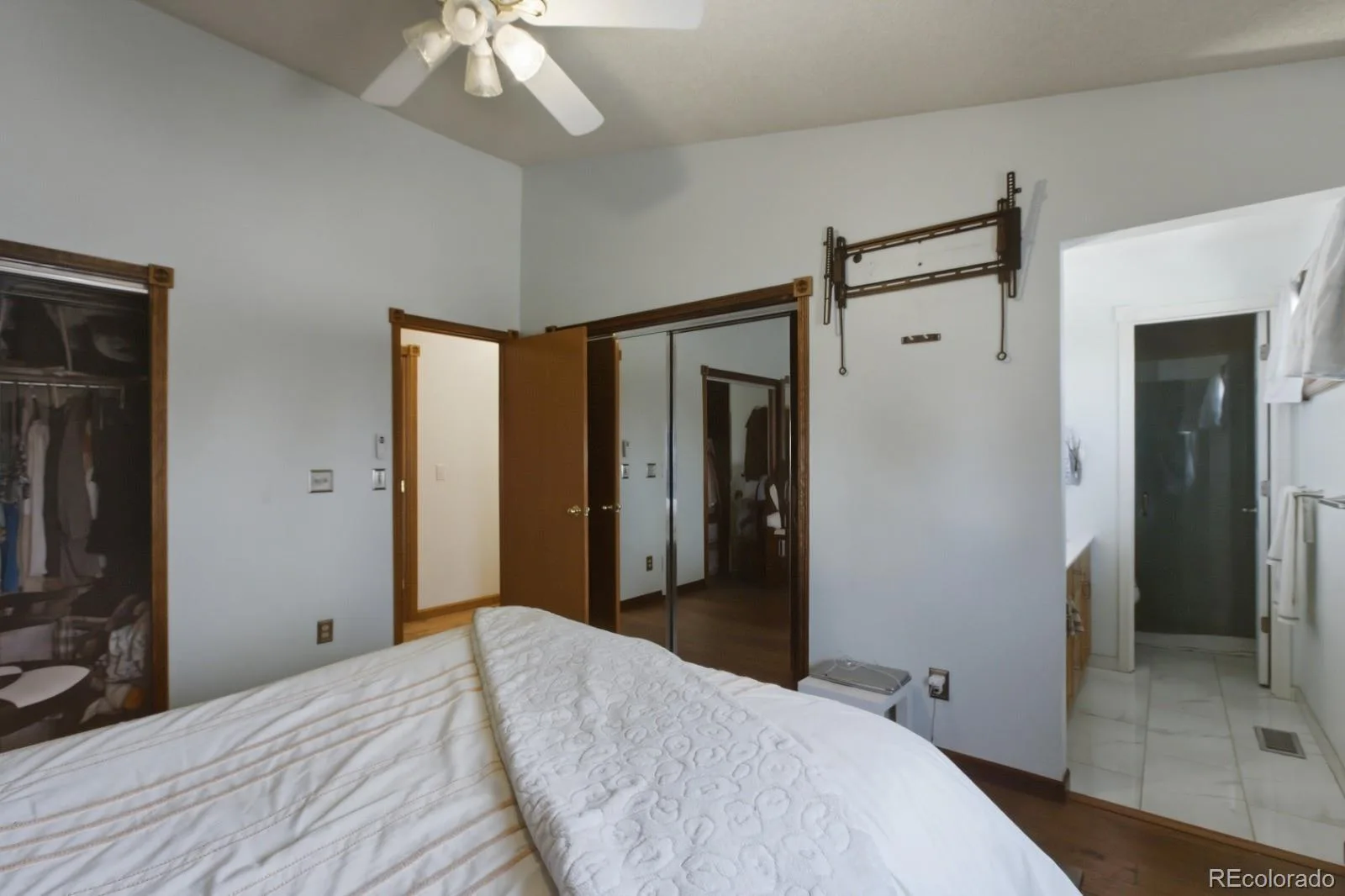 18941 E Chaffee Place Denver CO 80249 | MLS #REC2795529 06252026225531 1600 12