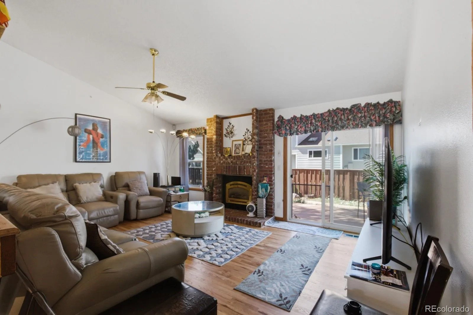 18941 E Chaffee Place Denver CO 80249 | MLS #REC2795529 06252026225531 1600 2