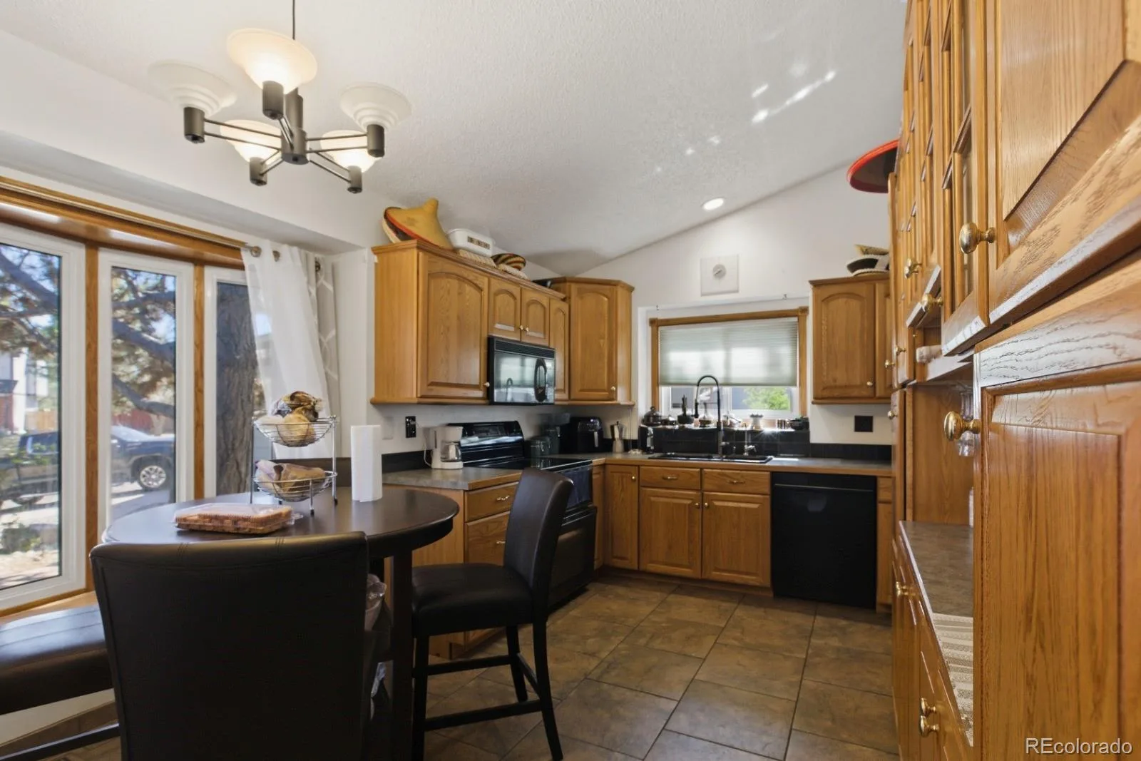 18941 E Chaffee Place Denver CO 80249 | MLS #REC2795529 06252026225531 1600 6
