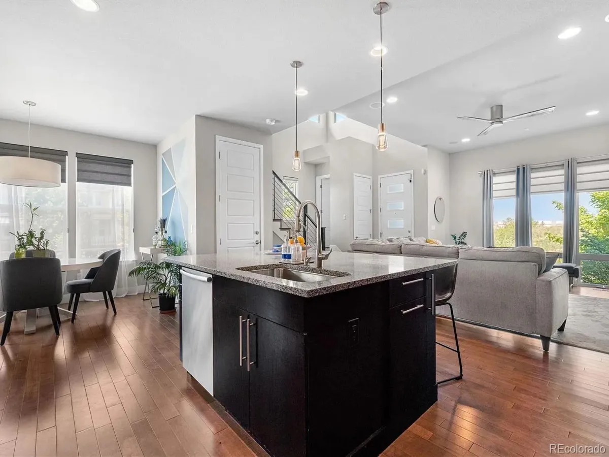 04152026230806 1200 11