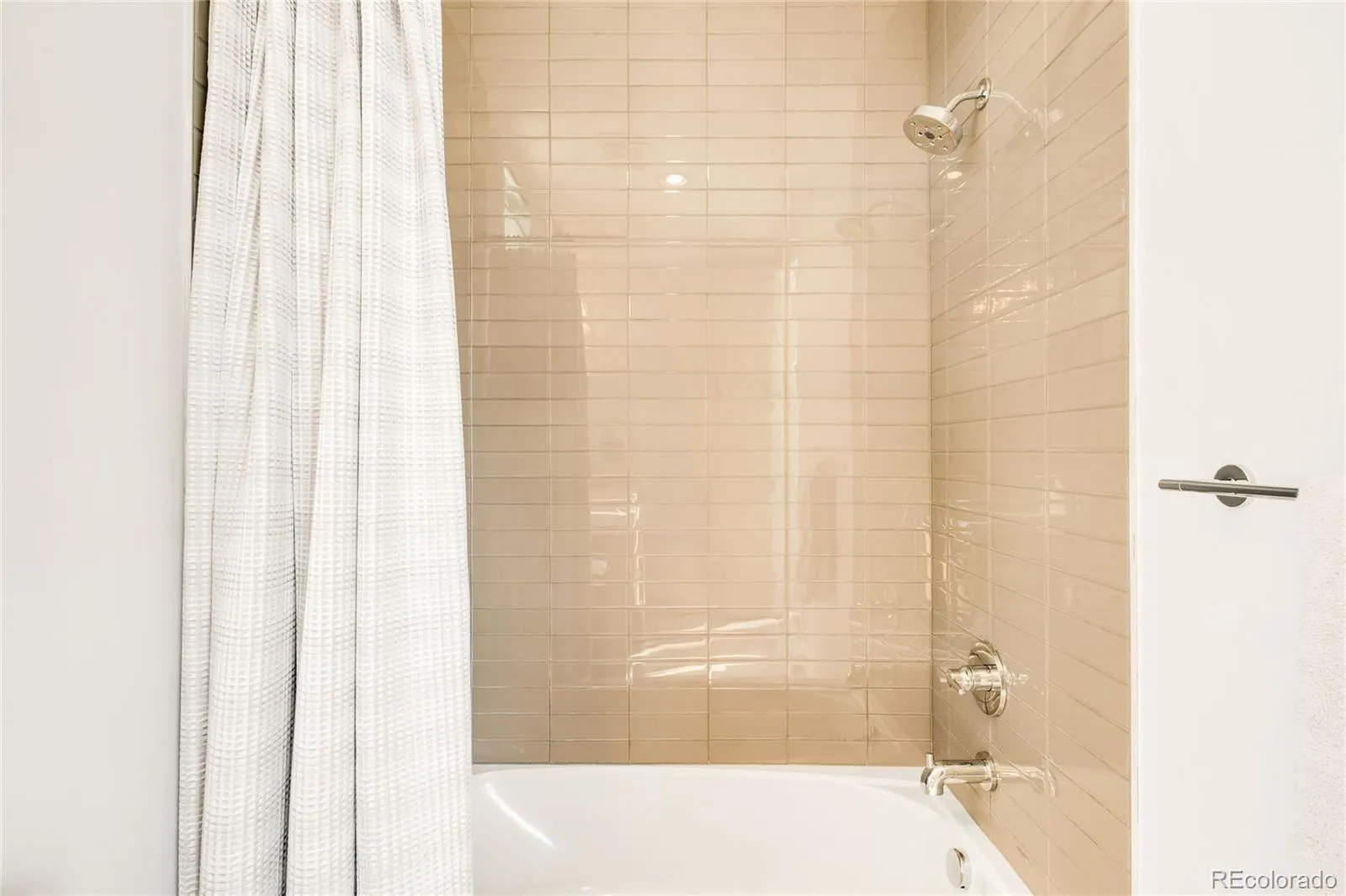 04172026172228 1600 23