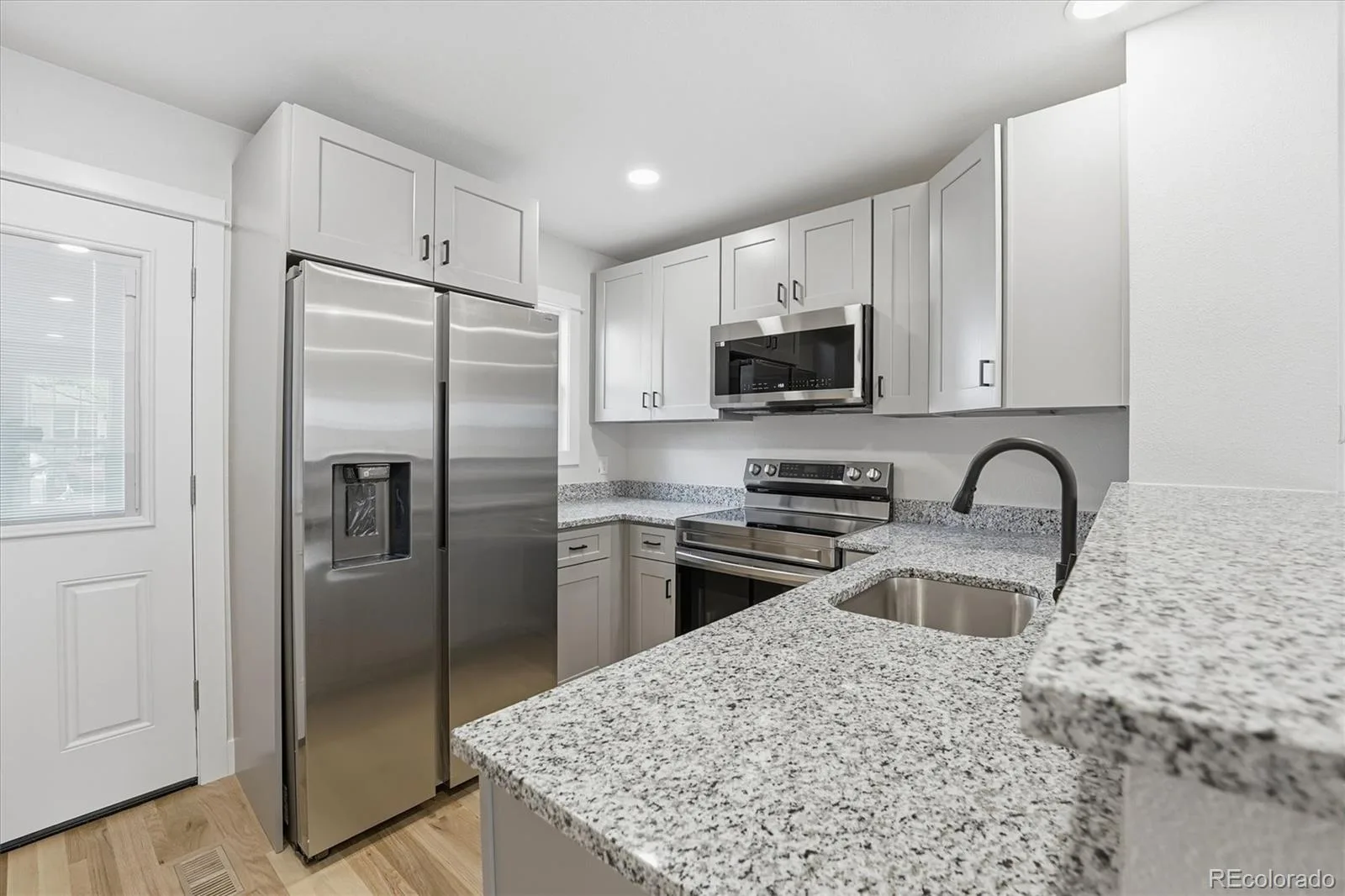 9800 W Cornell Place Lakewood CO 80227 | MLS #REC2802689 08272026202323 1600 4