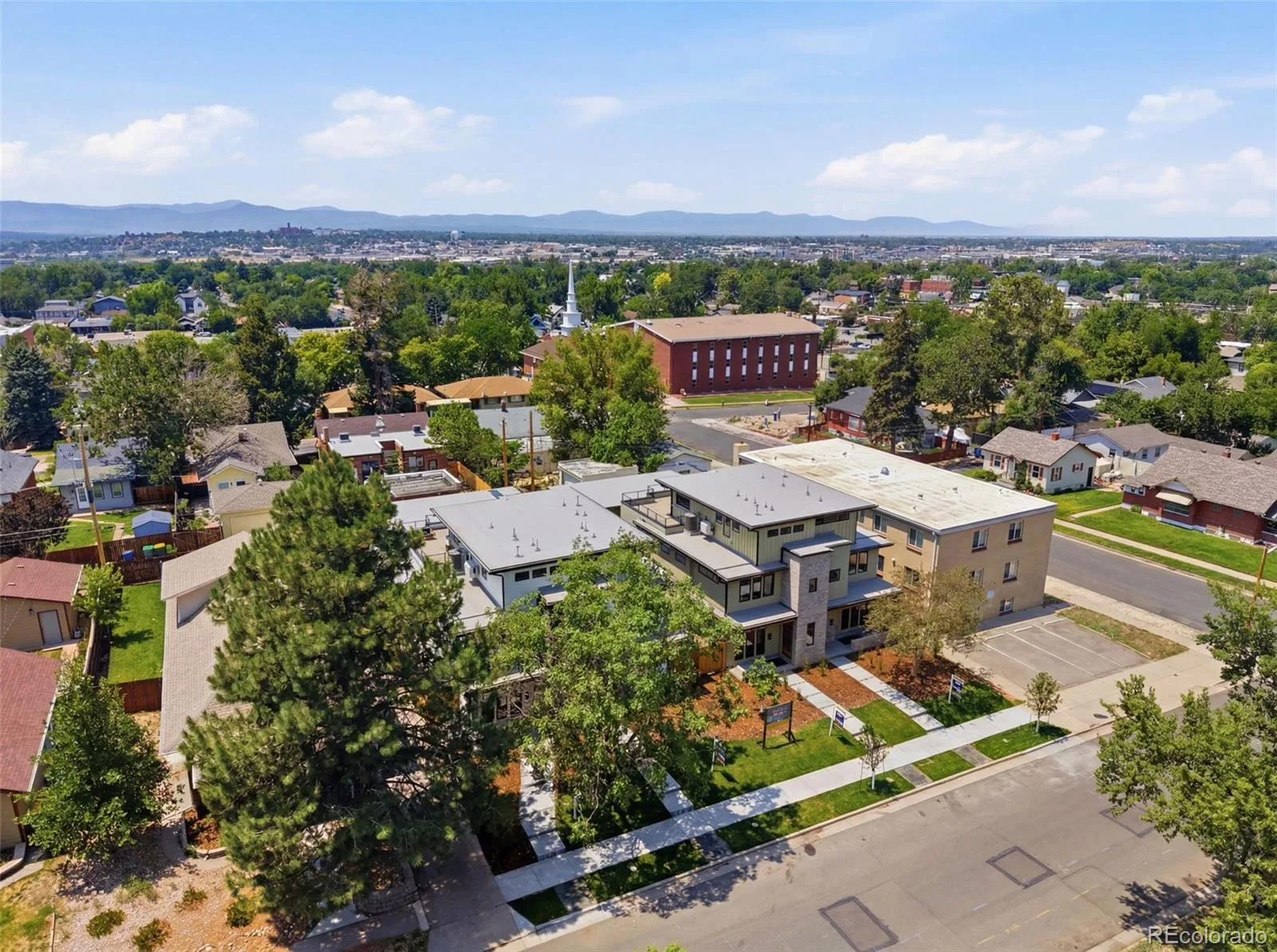 3215 S Sherman Street Englewood CO 80113 MLS #REC2810461 07092026130734 1600 43