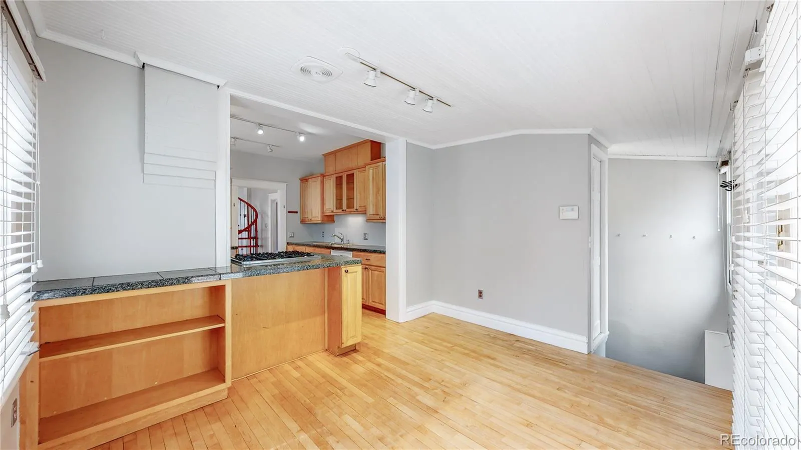 04072026205808 1600 10