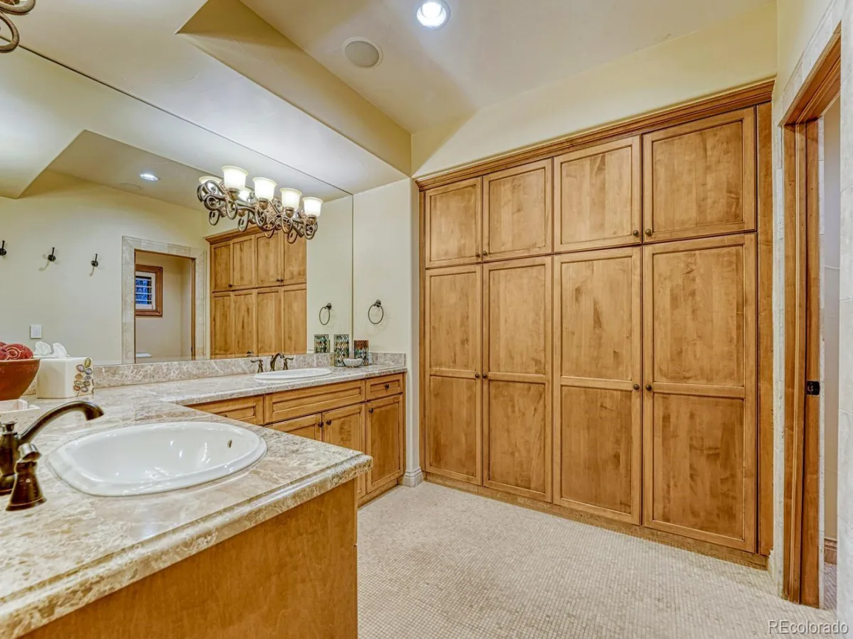 5684 Amber Ridge Drive Castle Pines CO 80108 | MLS #REC2811999 08262026180653 1200 37