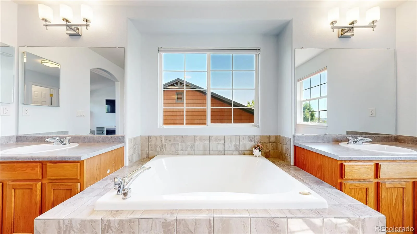 5312 Nelson Street Arvada CO 80002 MLS #REC2813382 07032026192957 1600 26