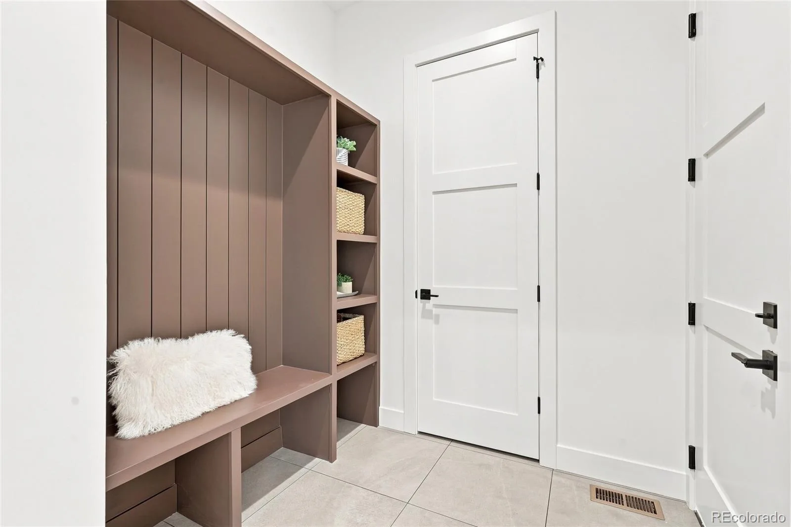 2934 S Bellaire Street Denver CO 80222 | MLS #REC2814290 08072026212524 1600 15