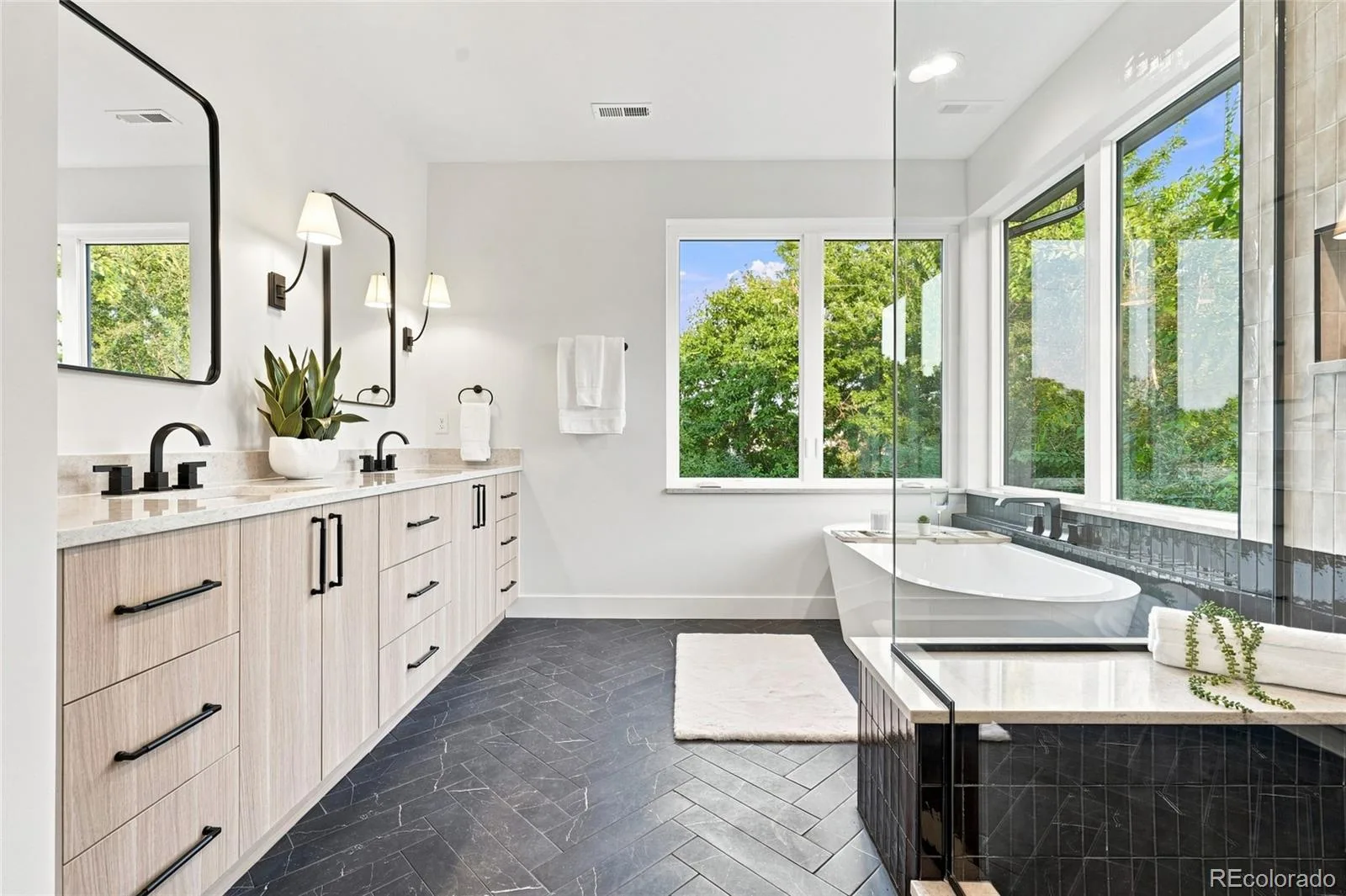 2934 S Bellaire Street Denver CO 80222 | MLS #REC2814290 08072026212524 1600 19