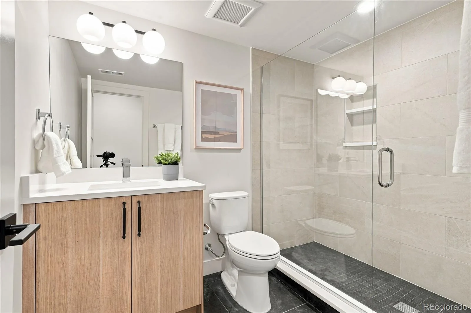 2934 S Bellaire Street Denver CO 80222 | MLS #REC2814290 08072026212524 1600 36