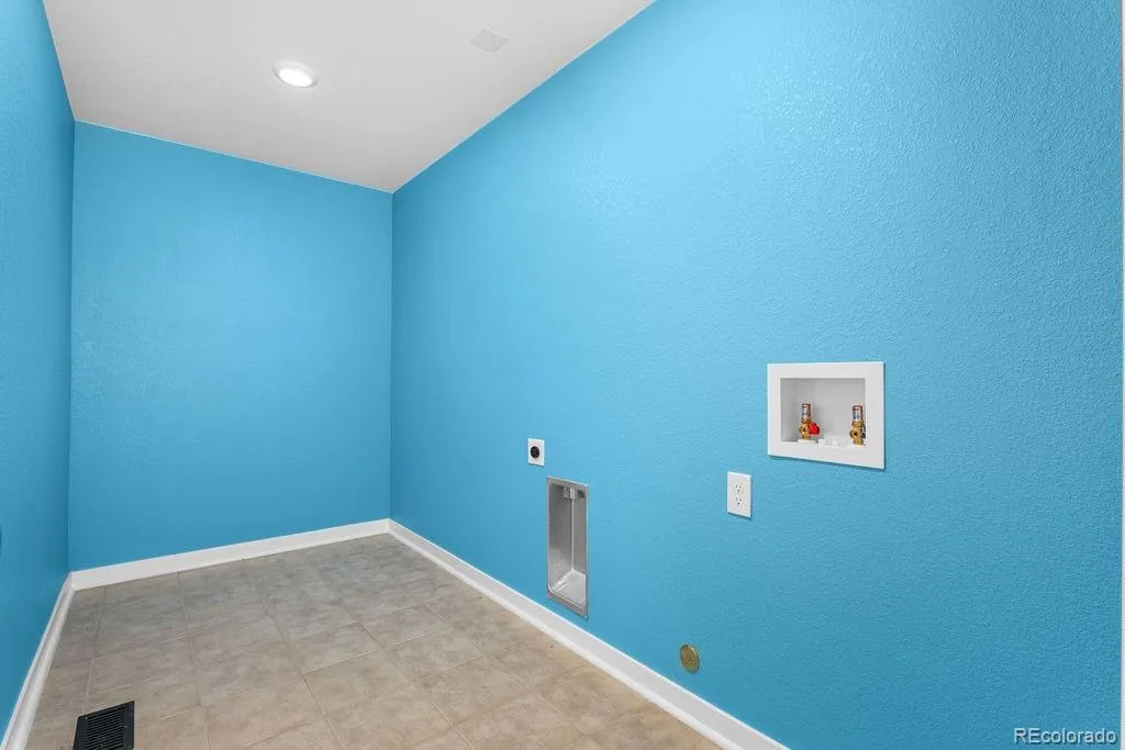 12978 E Elgin Drive Denver CO 80239 MLS #REC2814582 05132026213622 1024 33