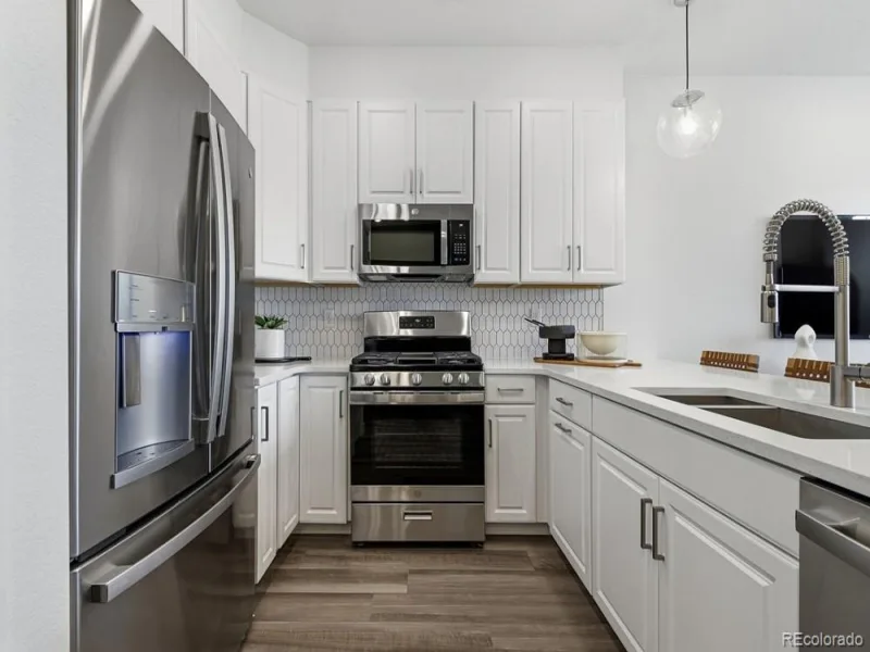 17203 W 91st Lane Arvada CO 80007 | MLS #REC2819569 08282026144802 800 5