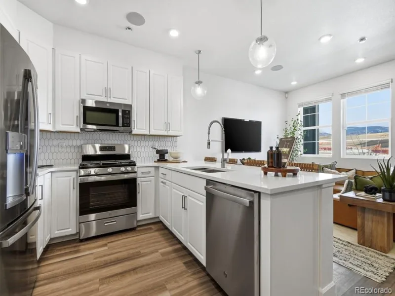 17203 W 91st Lane Arvada CO 80007 | MLS #REC2819569 08282026144802 800 6