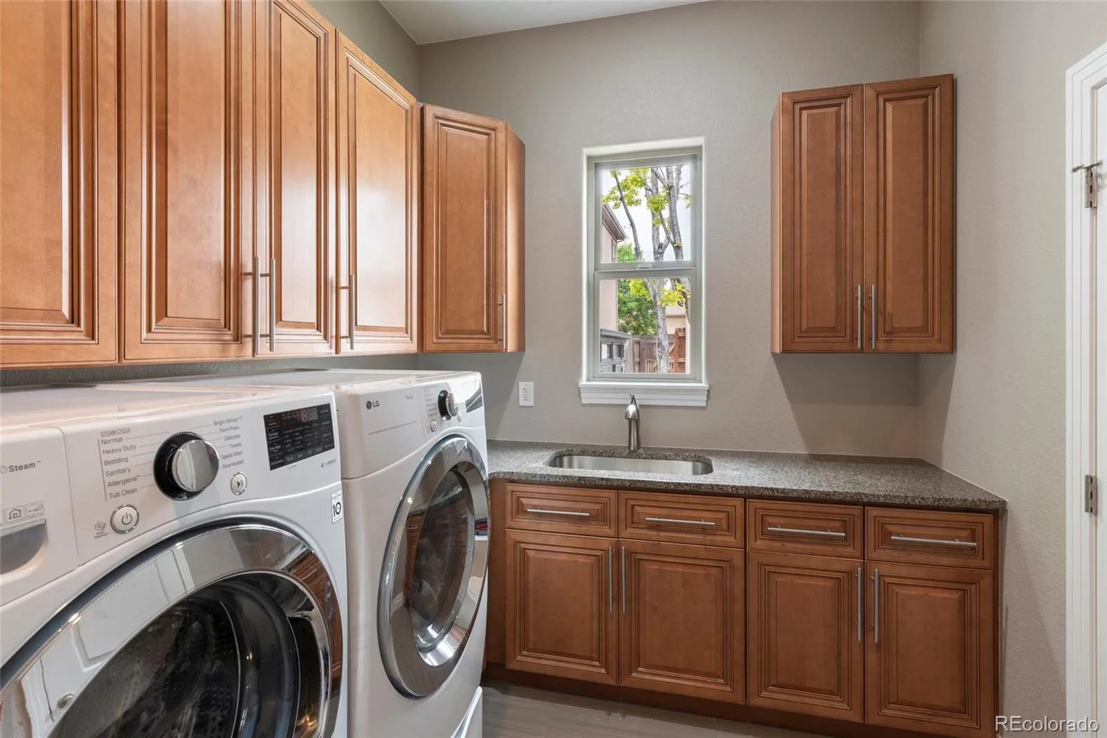 1131 S Balsam Court Lakewood CO 80232 | MLS #REC2822357 08132026070456 1600 15