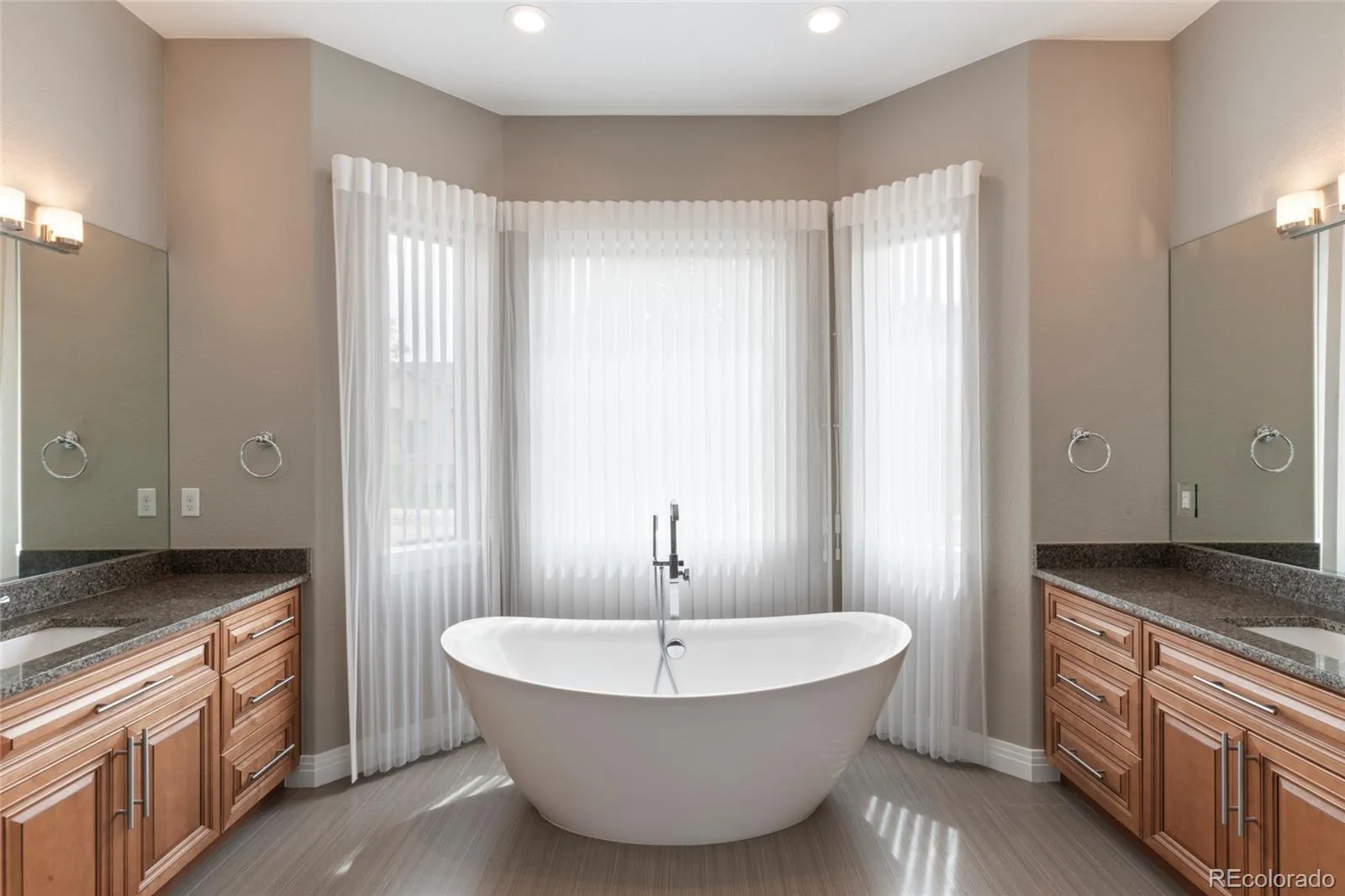 1131 S Balsam Court Lakewood CO 80232 | MLS #REC2822357 08132026070456 1600 20