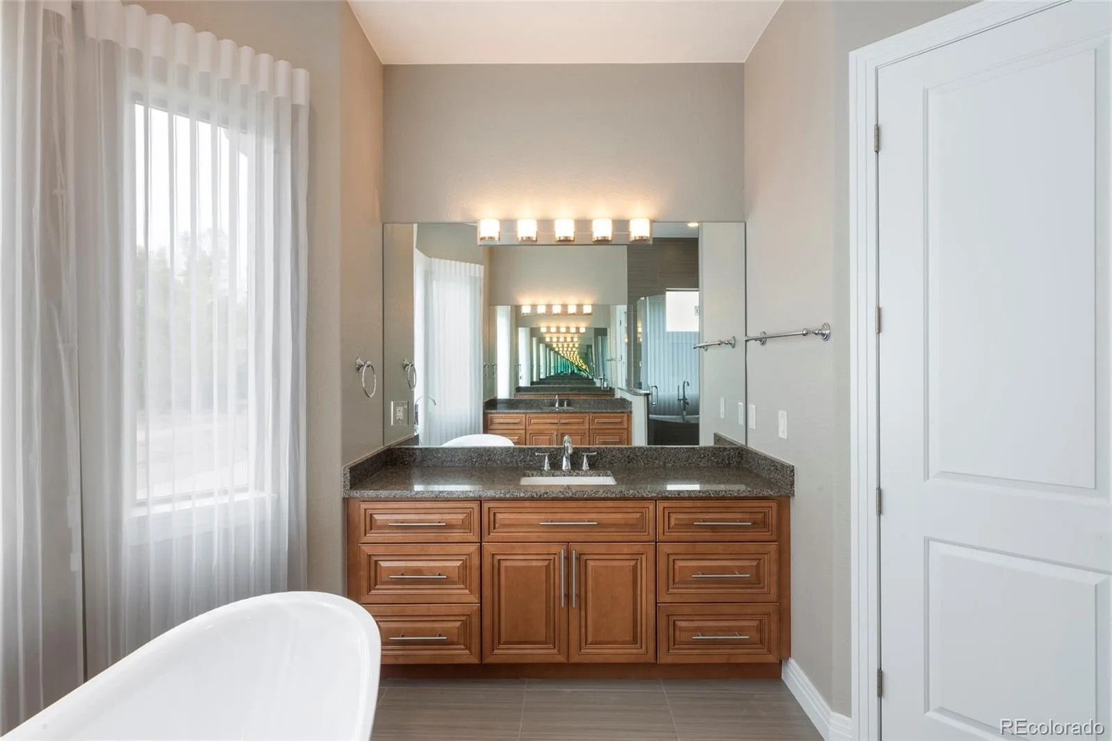 1131 S Balsam Court Lakewood CO 80232 | MLS #REC2822357 08132026070456 1600 22