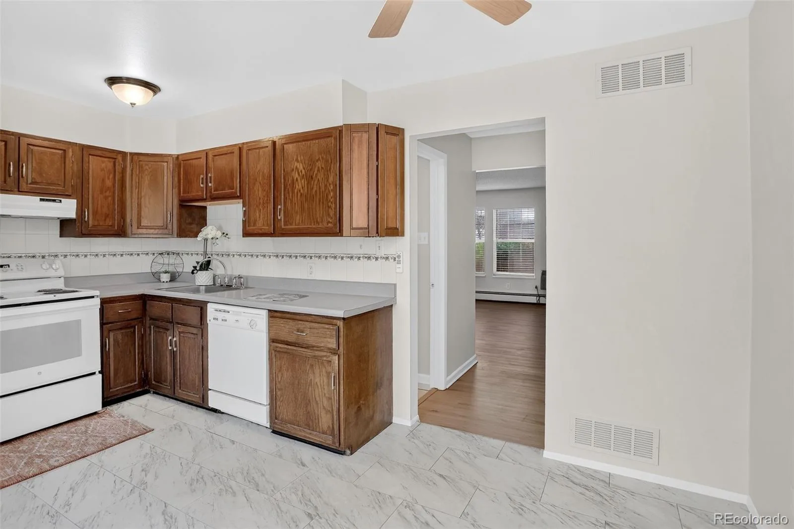 956 S Iola Street Aurora CO 80012 | MLS #REC2823055 10052026161947 1600 14