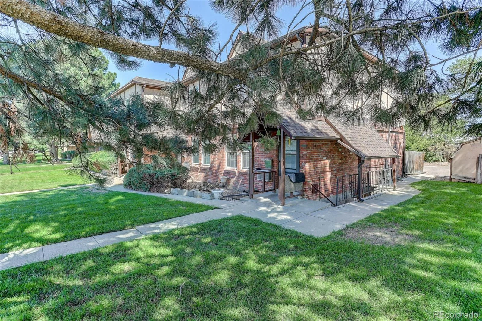 956 S Iola Street Aurora CO 80012 | MLS #REC2823055 10052026161947 1600 2