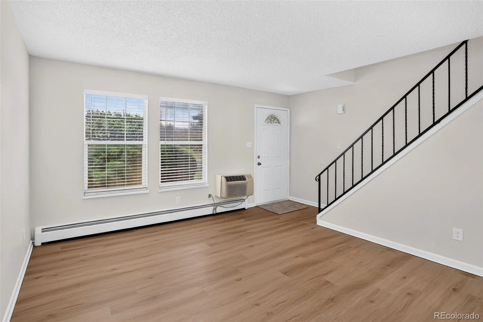 956 S Iola Street Aurora CO 80012 | MLS #REC2823055 10052026161947 1600 3